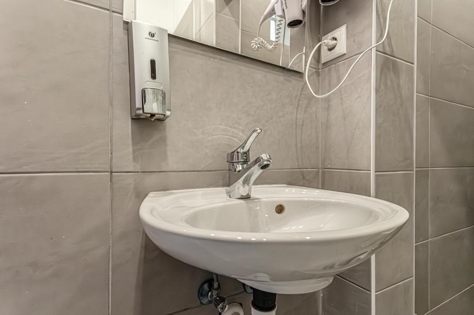 Gorgeous 1Br Apt Near Akh Hospital Wien Exterior foto